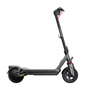 Paras sähköpotkulauta yli 100 kg kuskille on Segway Max G3 D